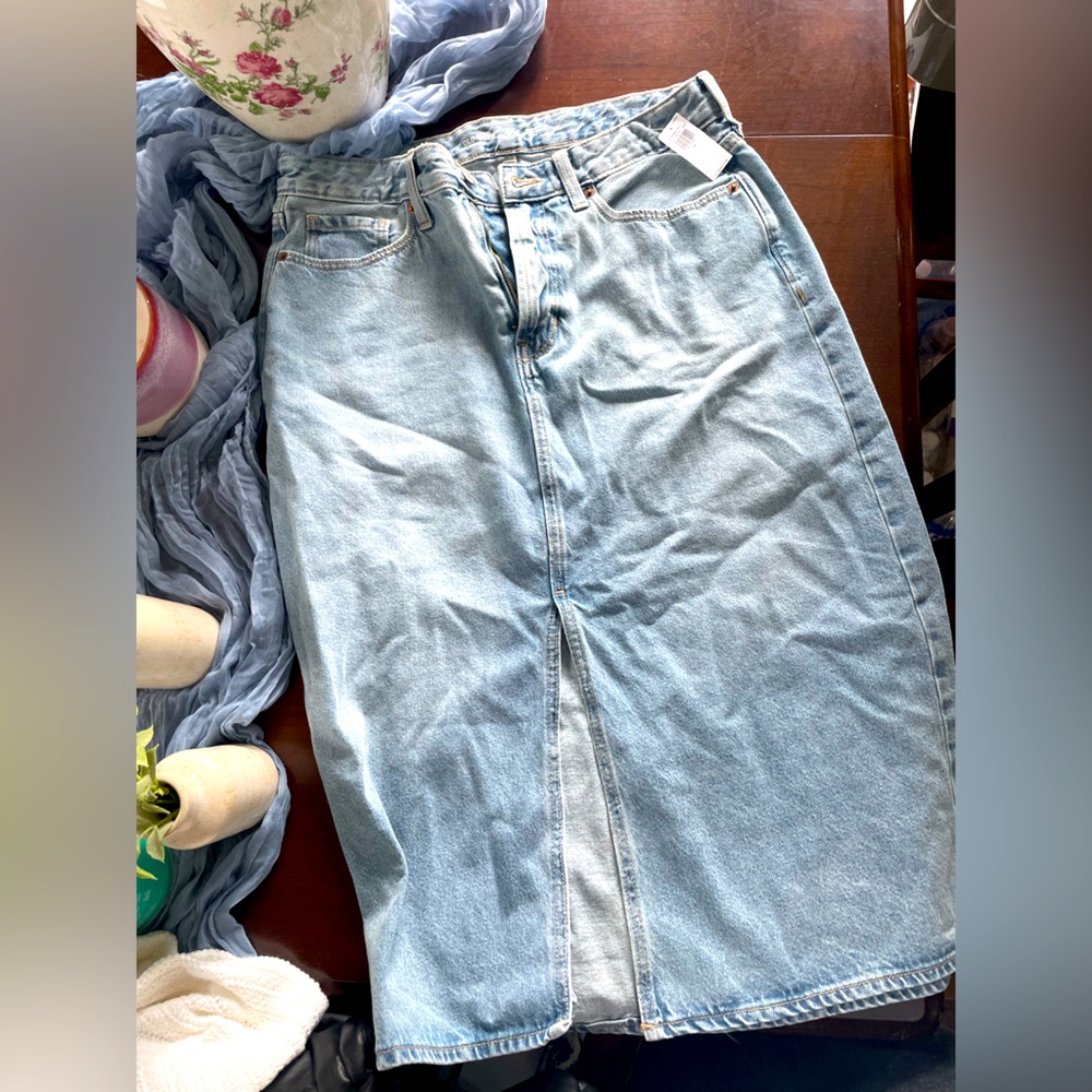 Pencil length Jean skirt